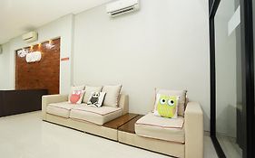 Super Oyo Capital O 449 The Colins