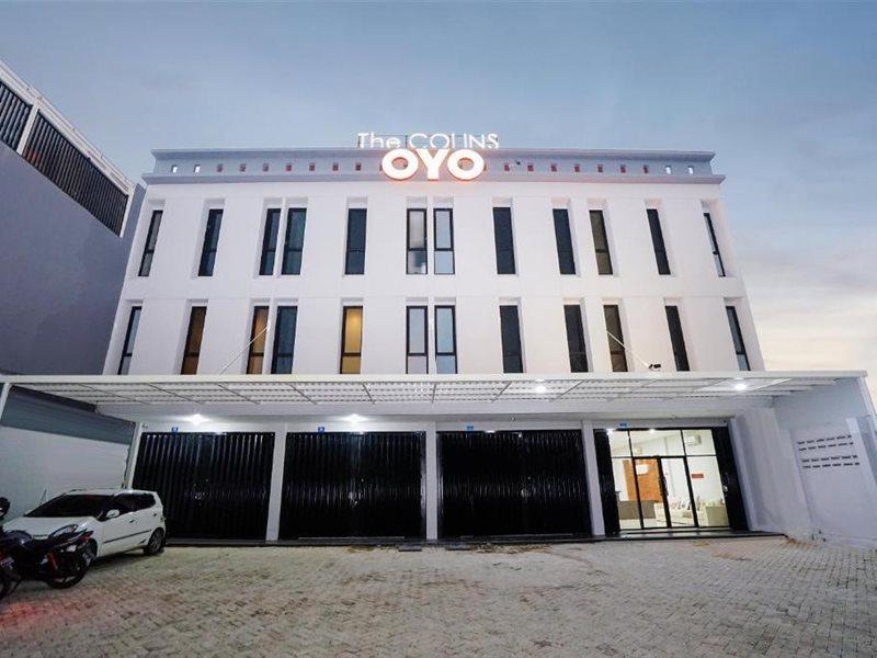 Super Oyo Capital O 449 The Colins Hotel Keputih Bagian luar foto