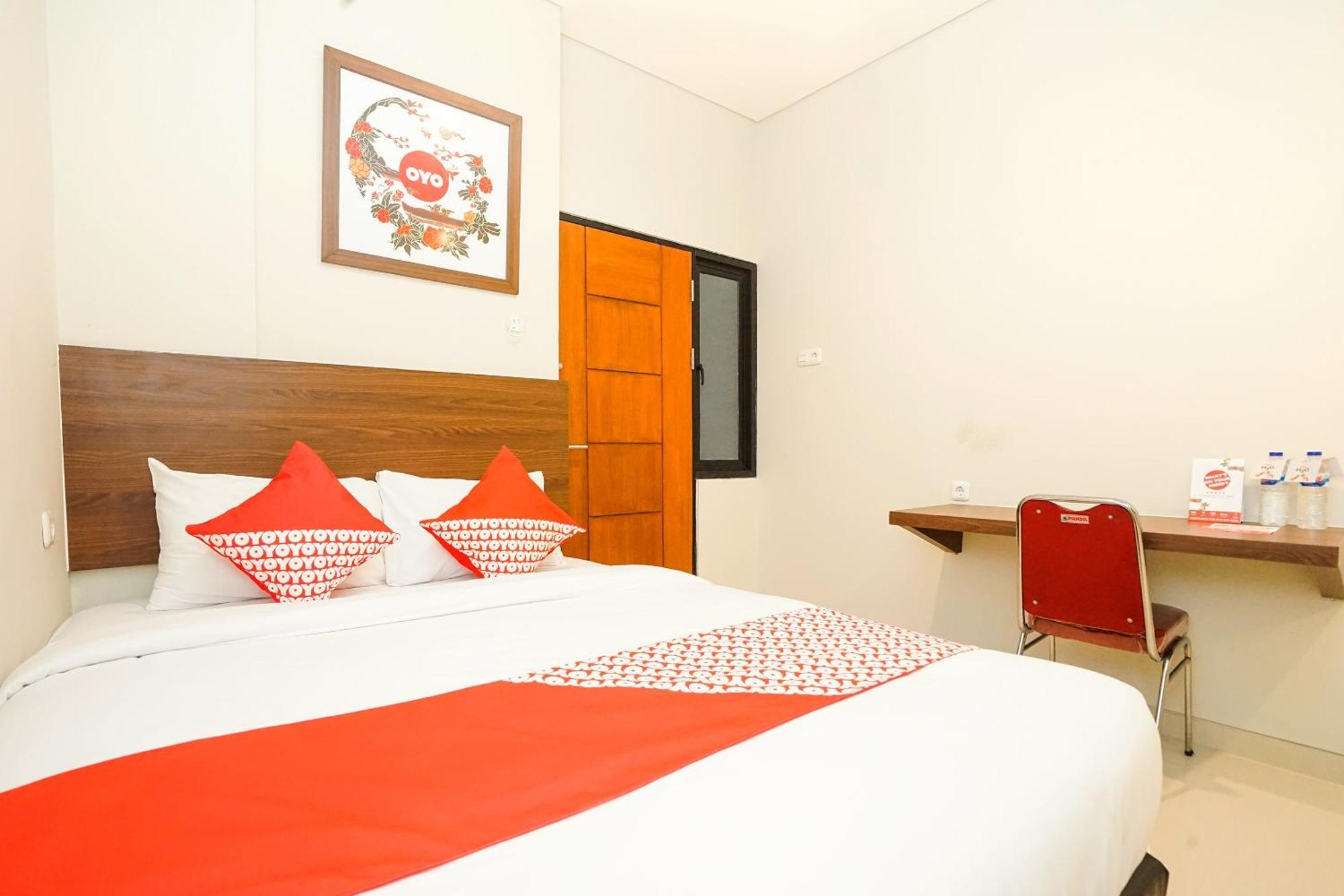 Super Oyo Capital O 449 The Colins Hotel Keputih Bagian luar foto